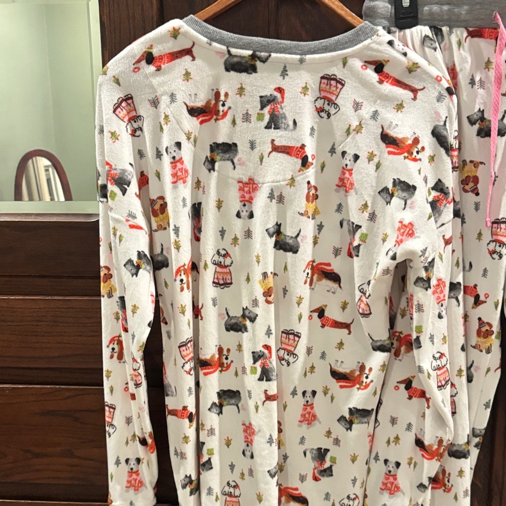 Cuddl Duds Cream Pajama Set with Playful Dog Design - Picture 5 of 7
